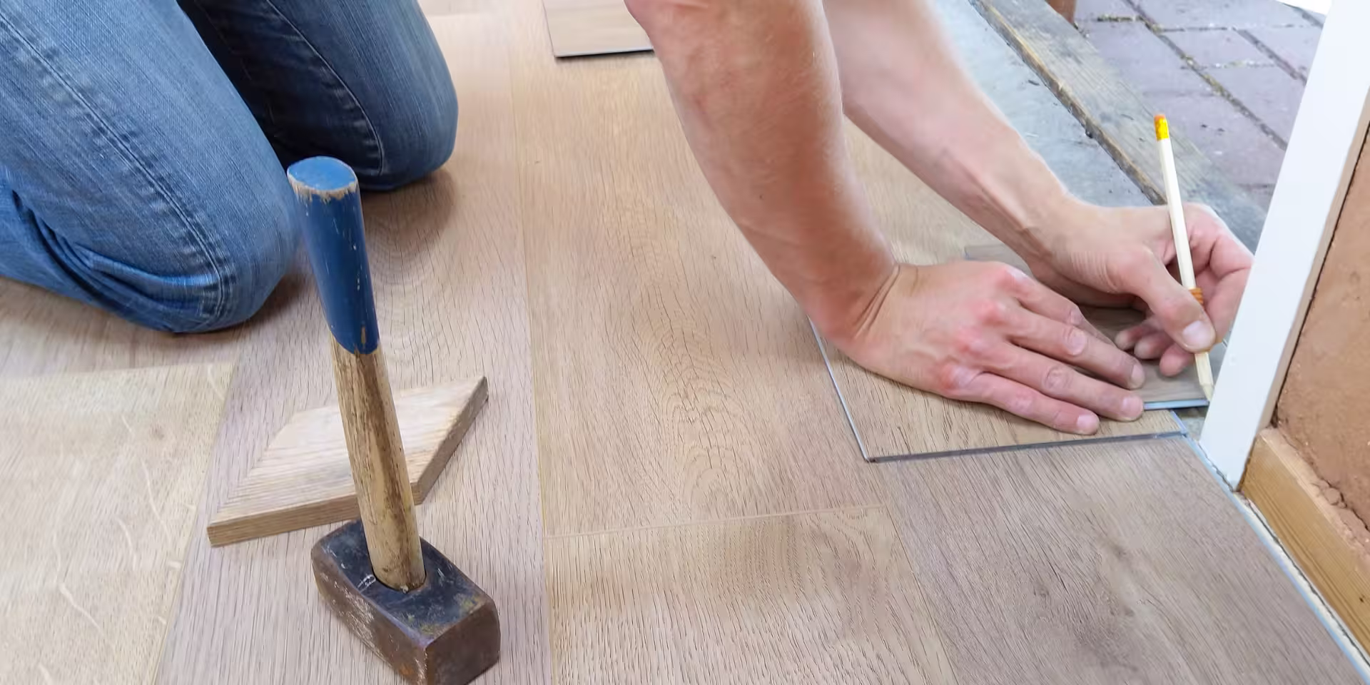 Detail view of the website built for Novus Flooring